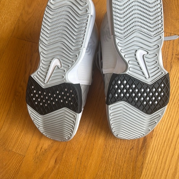 Nike White and Black Athletic Shoes size 10 New,no box - Picture 5 of 8